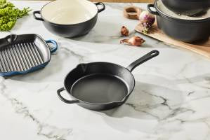 Maxwell and Williams Cast Iron Frypan Black 26cm Gift Boxed
