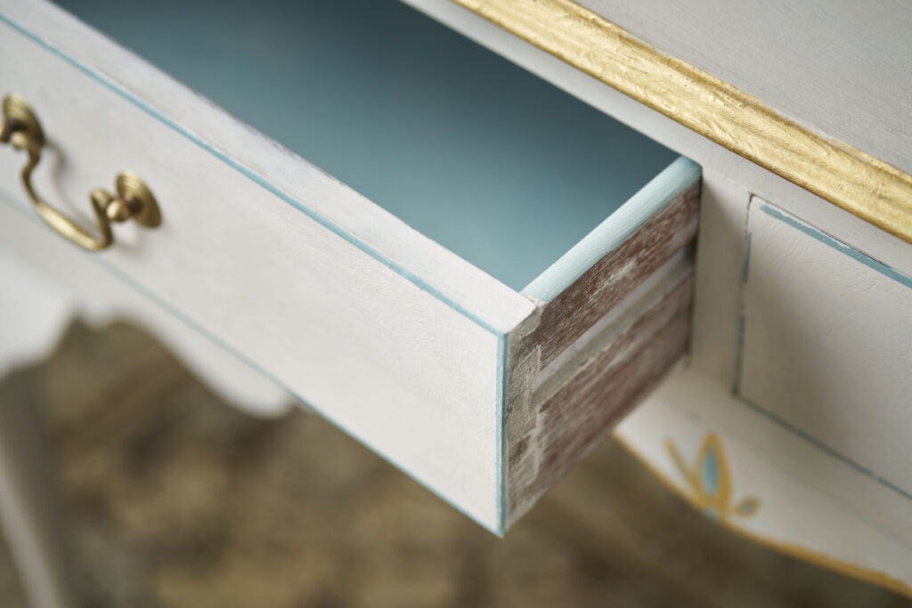 Chalk Paint by Annie Sloan Rococo White
