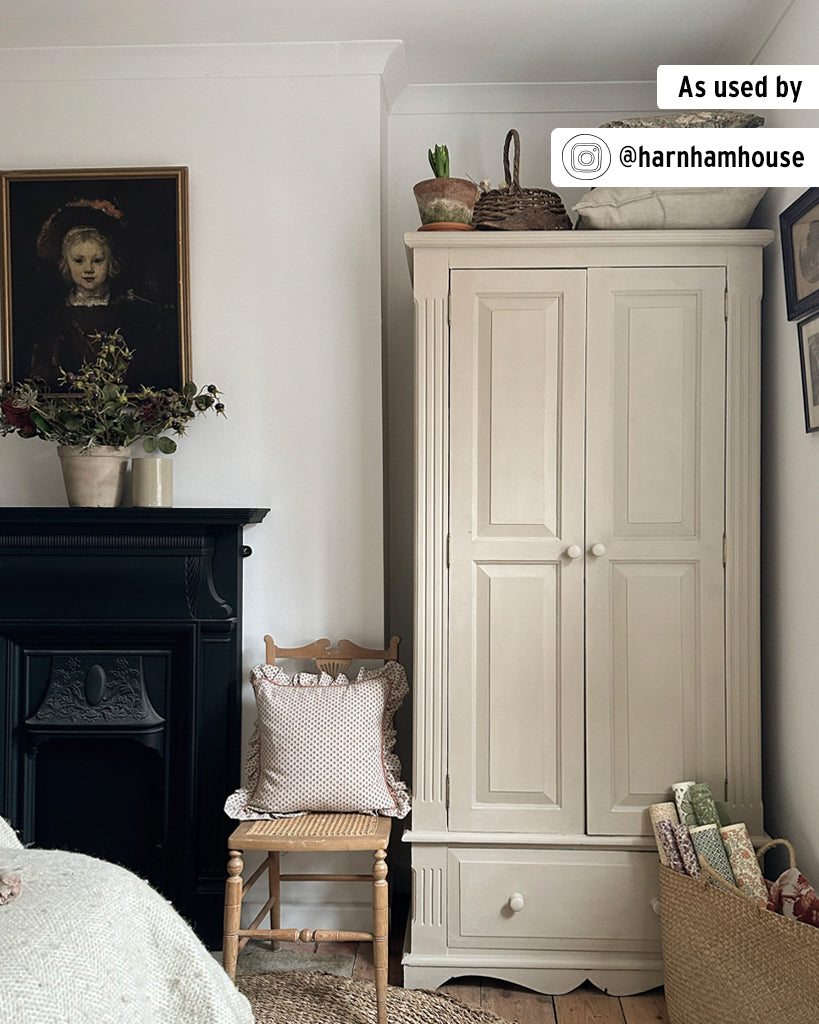 Chalk Paint by Annie Sloan Country Grey 120ml/1 litre