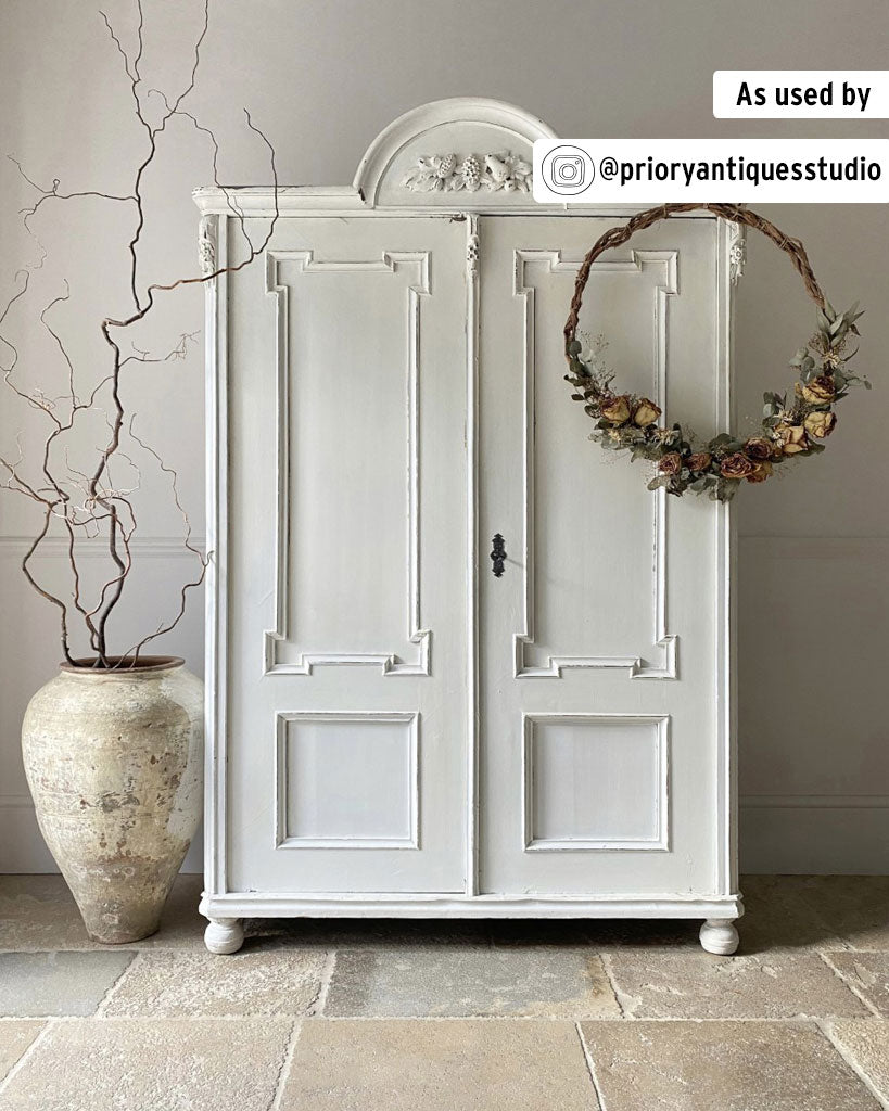 Chalk Paint by Annie Sloan Old White 120ml/1 litre