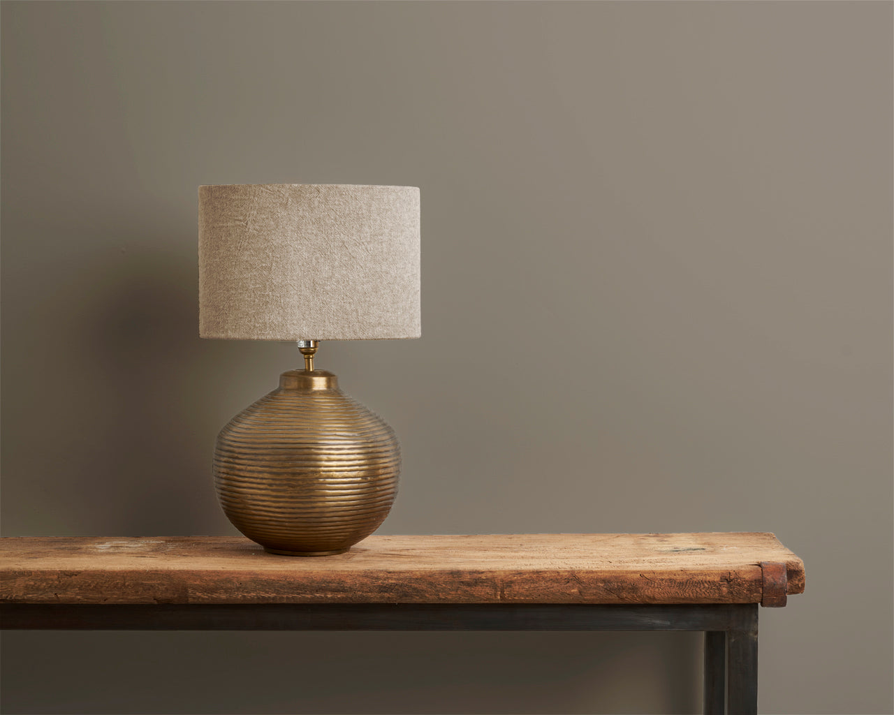 Wall Paint by Annie Sloan French Linen - 120ml/2.5 Litre