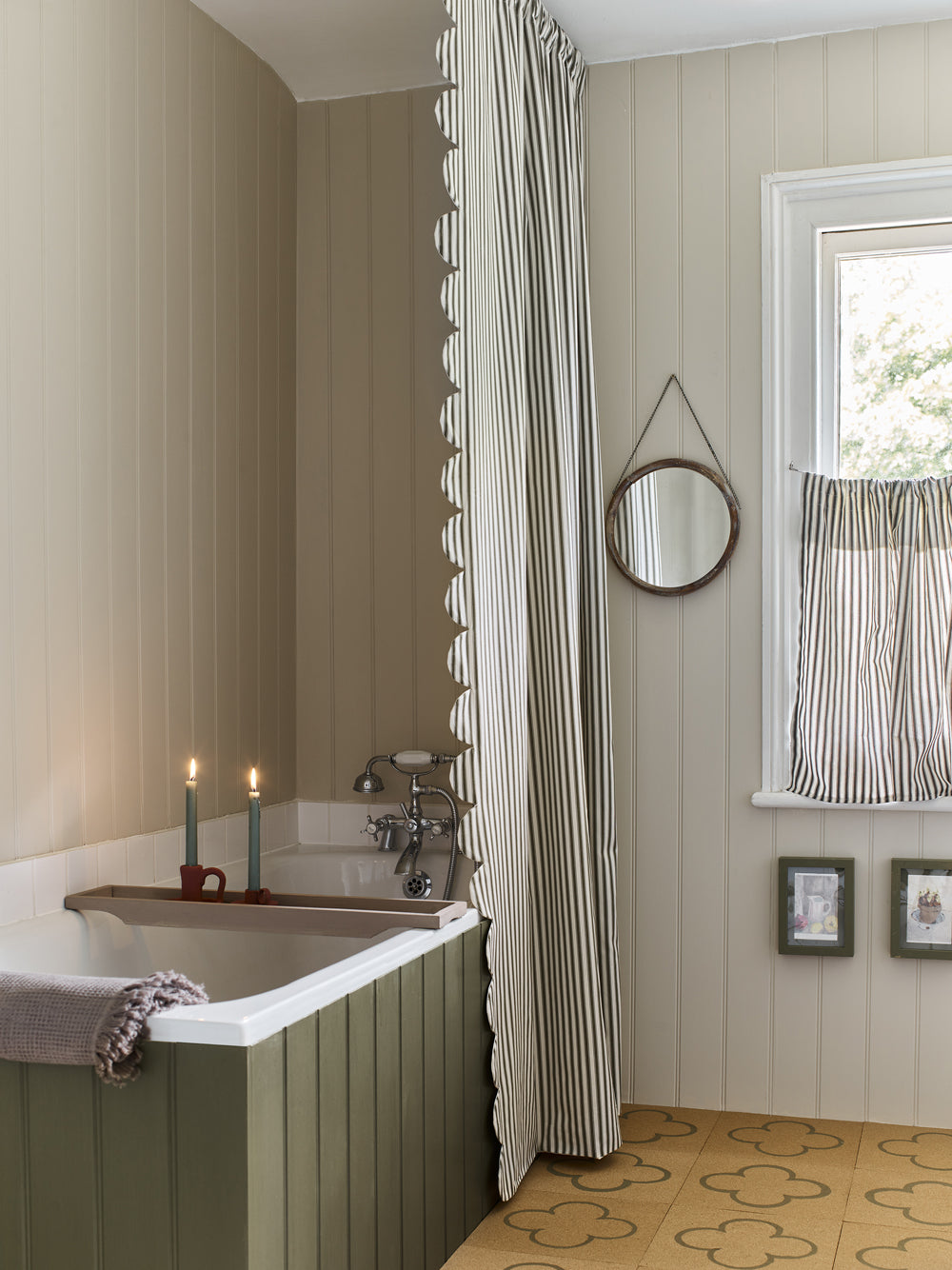 Wall Paint by Annie Sloan Canvas - 120ml/2.5 litre