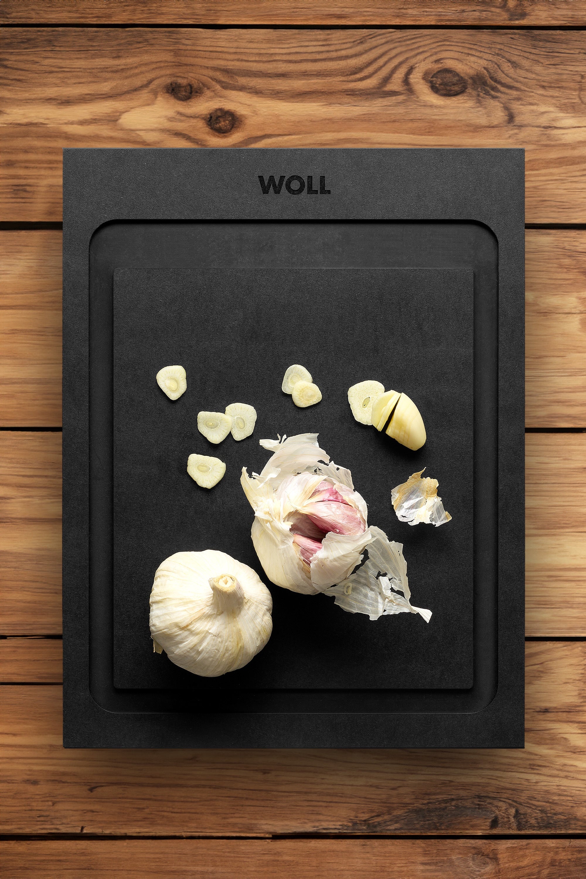 WOLL Cut & Serve Board Black 25x19x0.7cm