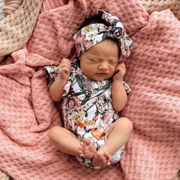 Snuggle Hunny Short Sleeve Bodysuit 6-12 months