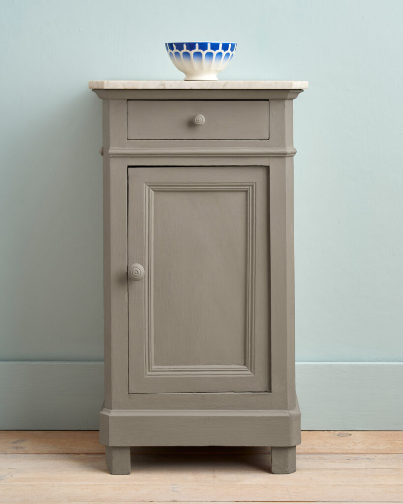 Chalk Paint by Annie Sloan Coco 120ml/1 litre