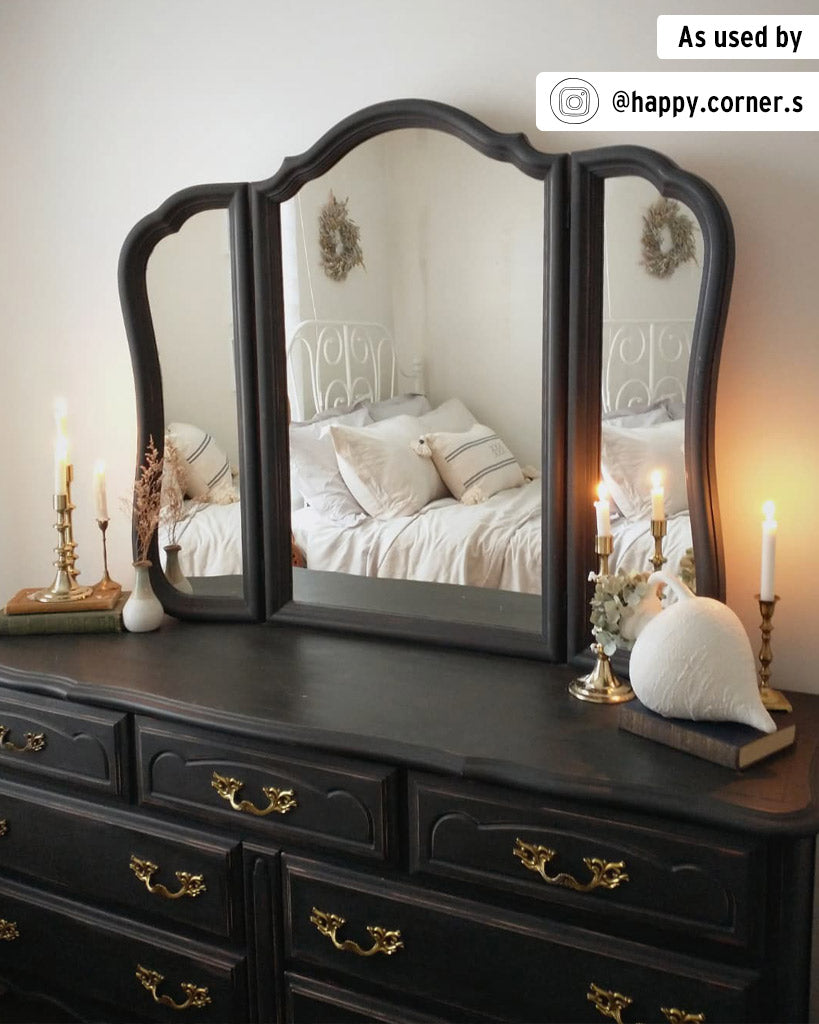 Chalk Paint by Annie Sloan Athenian Black 120ml/1 litre