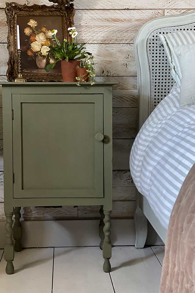 Chalk Paint by Annie Sloan Olive 120ml/1 litre