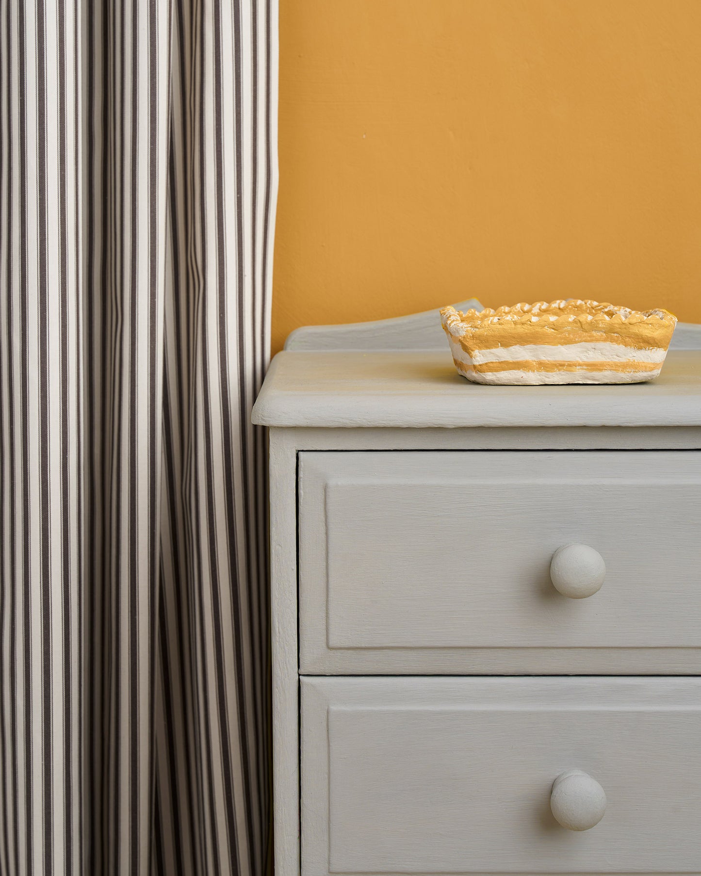 Chalk Paint by Annie Sloan Paris Grey 120ml/1 litre